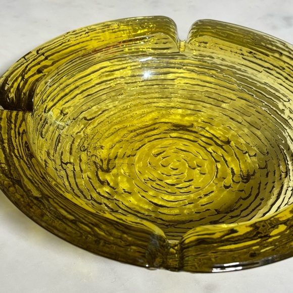 Vintage Anchor Hocking Soreno large yellow gold ashtray - Picture 5 of 9